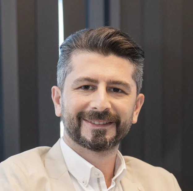 Dr. Kaan Pekiner